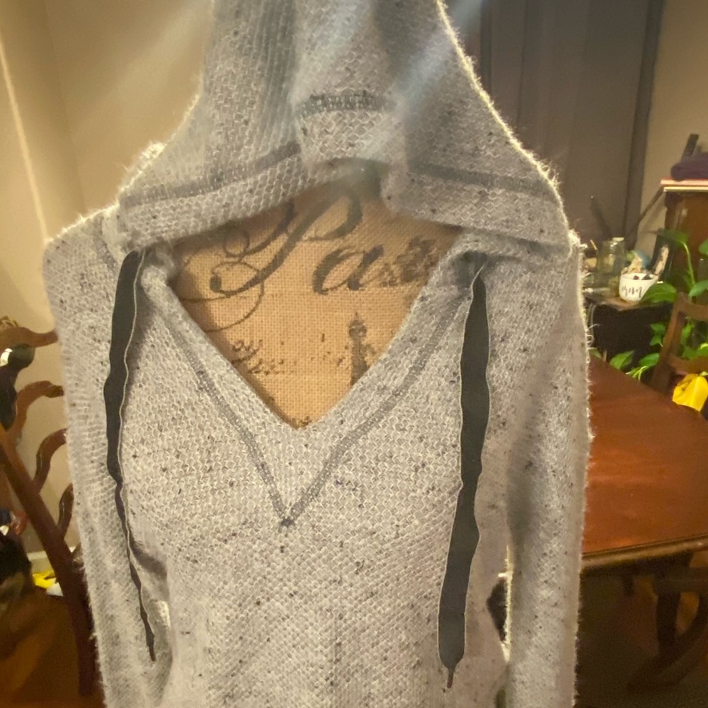 Hooded sweater SALE Ítem ***3 for $23**